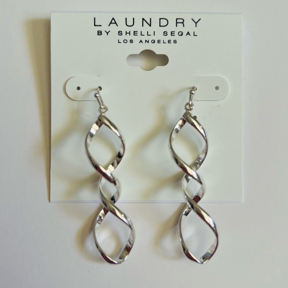 NWT Laundry by Shelli Segal Silver Tone Twist Earrings✨